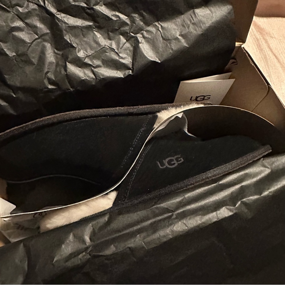 NWT Men’s Uggs size 10
